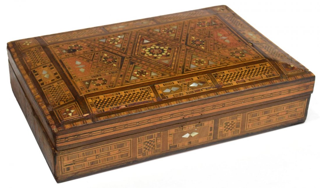 ARABESQUE INLAID MOTHER-OF-PEARL DRESSER BOX (1 of 4)