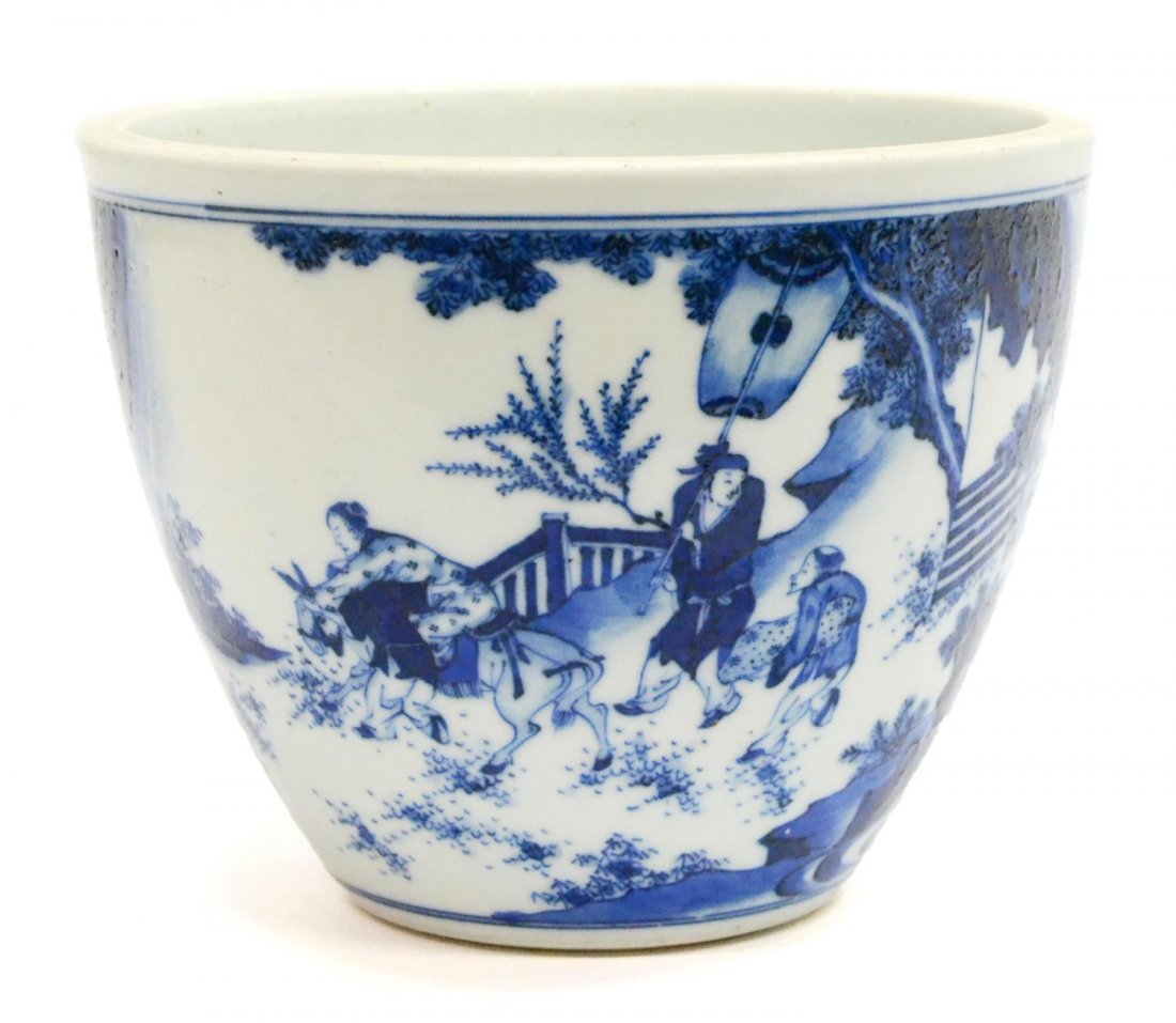 CHINESE BLUE-AND-WHITE PORCELAIN VESSEL (1 of 4)