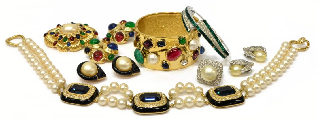 GROUP OF CINER SIGNED COSTUME JEWELRY (1 of 5)