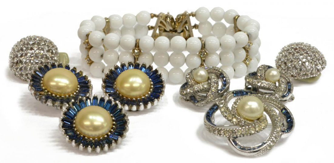 GROUP OF CINER SIGNED COSTUME JEWELRY (1 of 5)