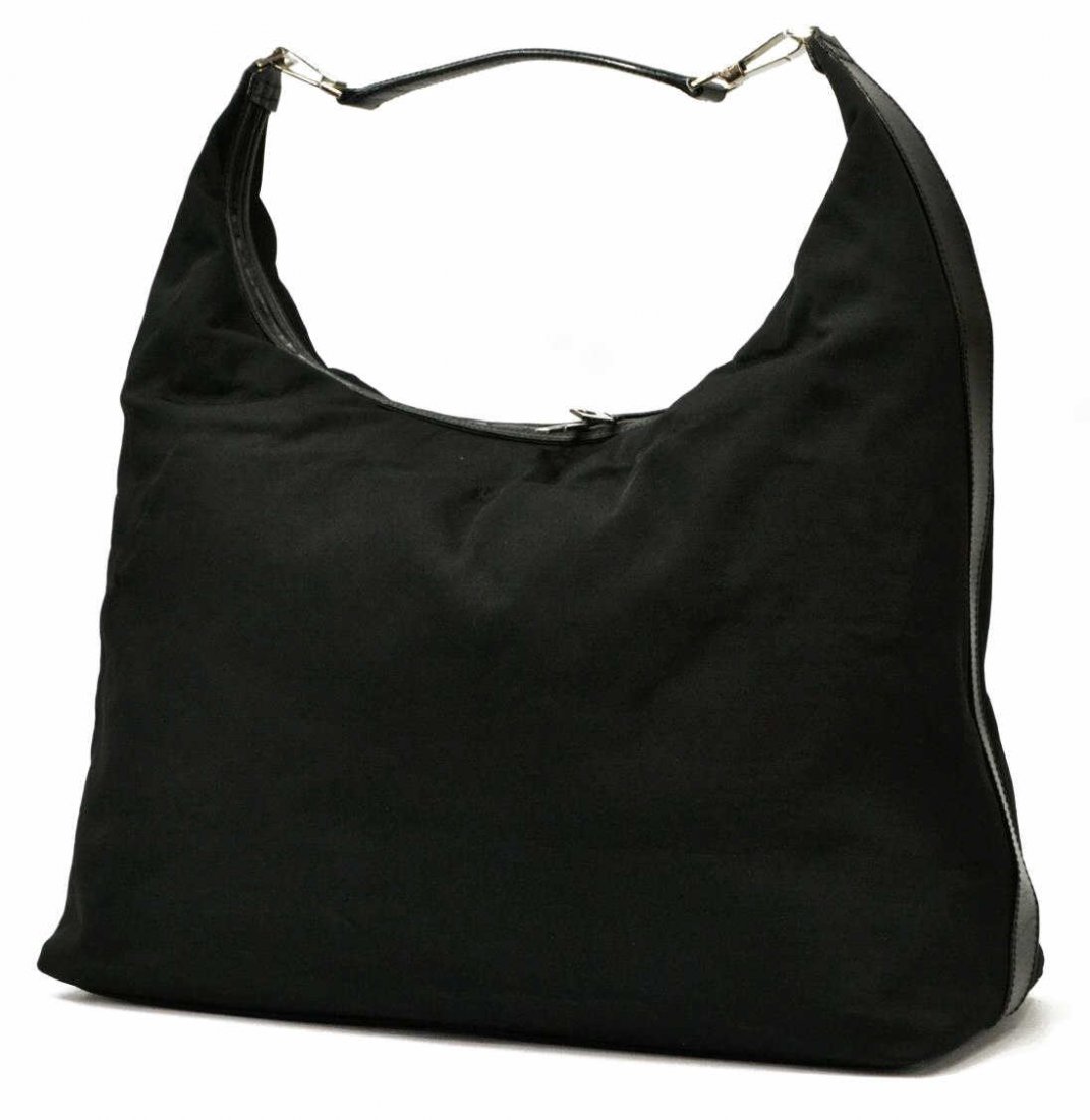 GUCCI BLACK NYLON TRAVEL SHOULDER BAG (1 of 5)