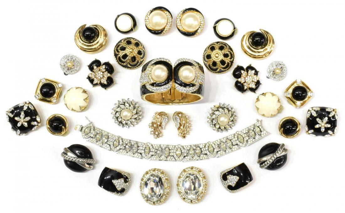 LARGE GROUP OF SIGNED CINER COSTUME JEWELRY (1 of 5)