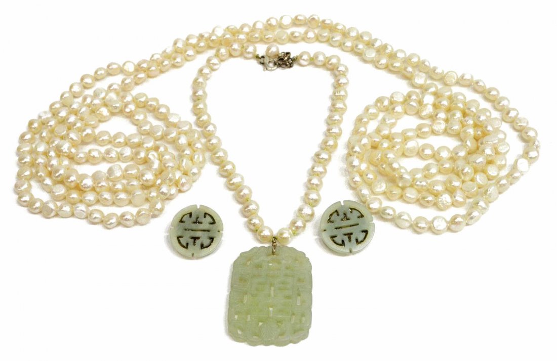 (LOT) LADIES LONG STRAND PEARL NECKLACE & SET (1 of 3)