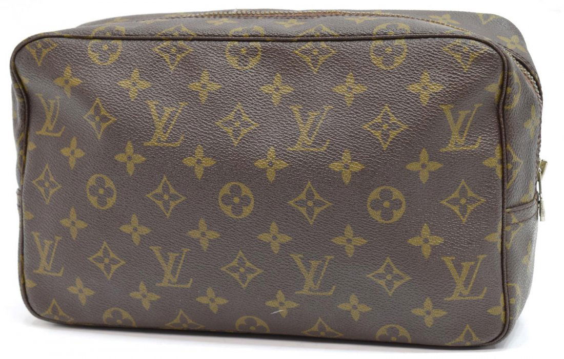 LOUIS VUITTON TOILETRY POUCH IN MONOGRAM CANVAS (1 of 4)