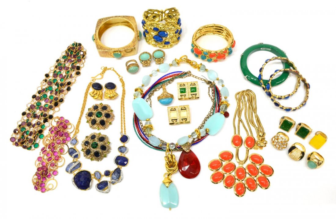 LARGE GROUP CONTEMPORARY COSTUME JEWELRY (1 of 8)