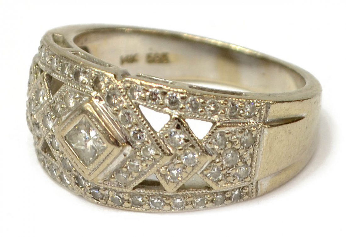 LADIES 14K WHITE GOLD & DIAMOND RING (1 of 4)