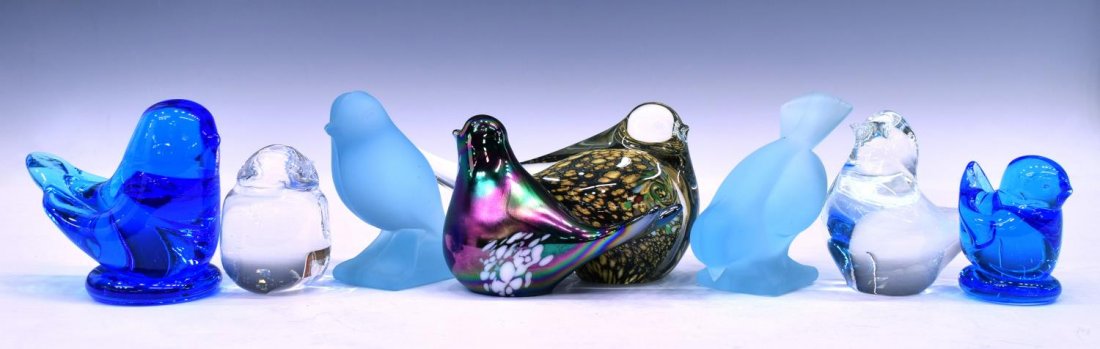 (8) COLLECTION OF GLASS BIRDS, FENTON, LEO WARD: (lot of 8) Collection of glass birds, comprising: (1) Fenton iridescent bird; (1) bird signed JP 2000; (2) Leo Ward signed blue glass birds, dated 1997; (2) clear glass birds with chips to beak; (2) f