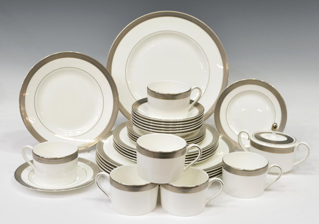 (31) VERA WANG WEDGWOOD PORCELAIN DINNER SERVICE: (lot of 31) Vera Wang for Wedgwood porcelain dinner service for six, in the "Tiara" pattern, comprising: (6) dinner plates 10.75" diam, (6) salad plates, (6) berry bowls, (6) cups with (6) saucers, 6"