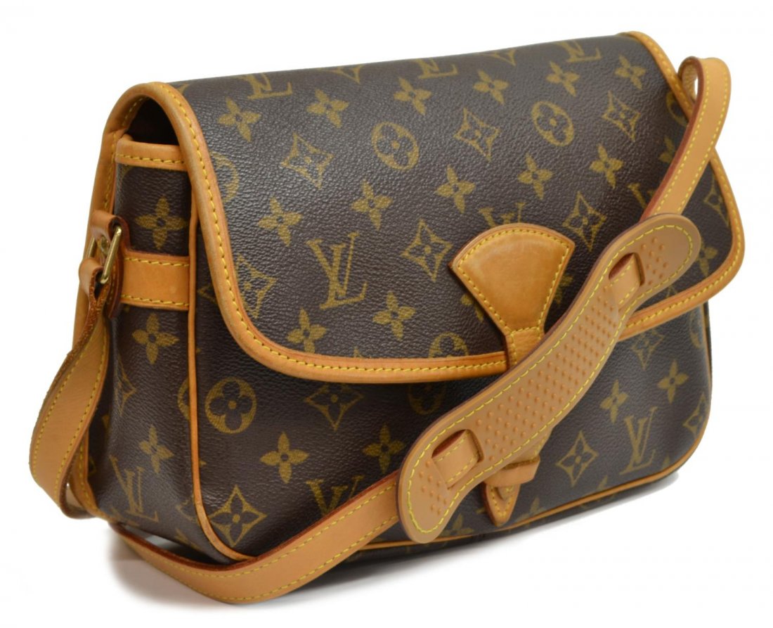 LOUIS VUITTON 'SOLOGNE' MONOGRAM SHOULDER BAG: Louis Vuitton "Sologne" shoulder bag in monogram canvas, leather trim, piping and adjustable shoulder strap, gold tone hardware, top flap unbuckles to brown canvas interior featuring one slip and one