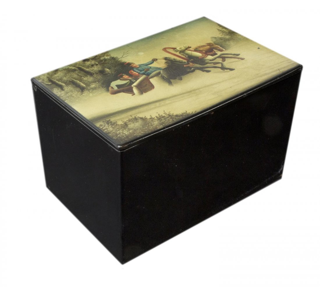 RUSSIAN TROIKA SCENE PAPER MACHE LACQUER TABLE BOX (1 of 6)