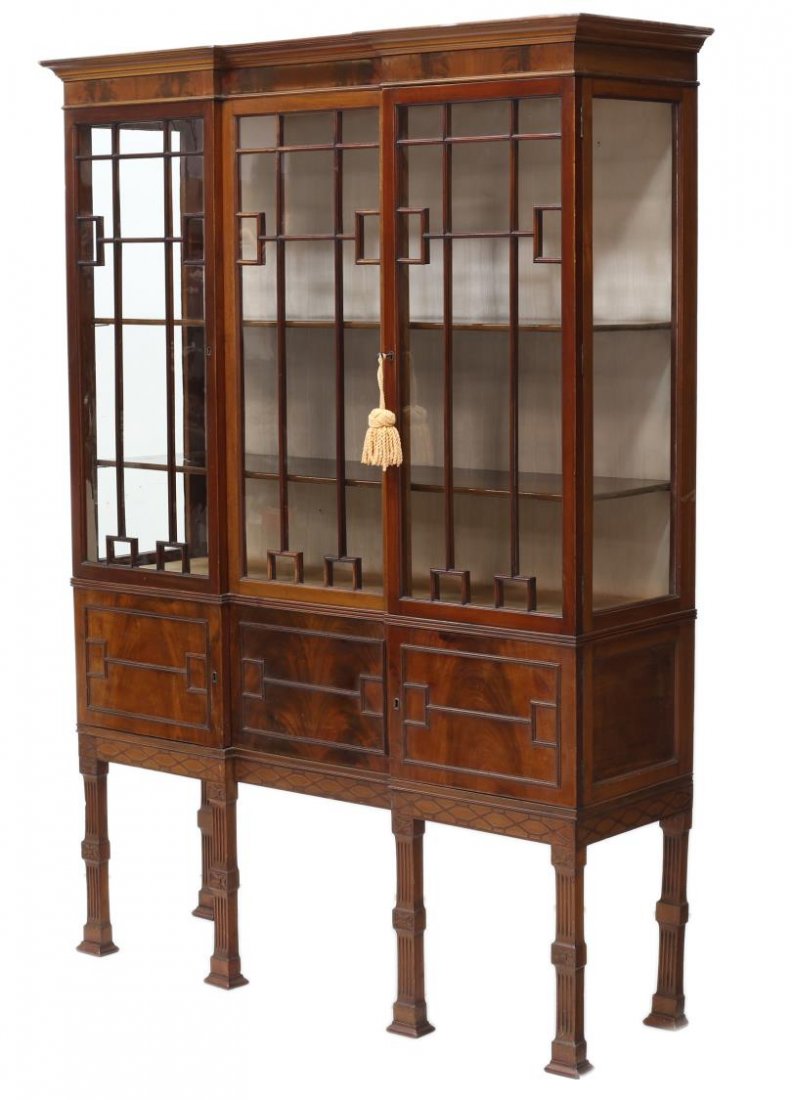 EDWARDIAN CHIPPENDALE STYLE MAHOGANY CHINA CABINET (1 of 3)