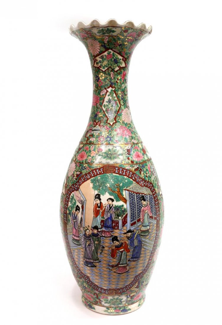 TALL VINTAGE CHINESE FAMILLE VERTE VASE (1 of 3)