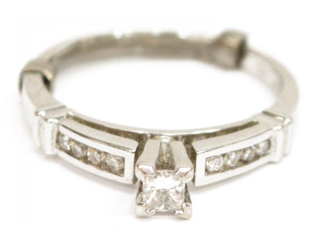 LADIES ESTATE 14KT GOLD DIAMOND ENGAGEMENT RING (1 of 3)