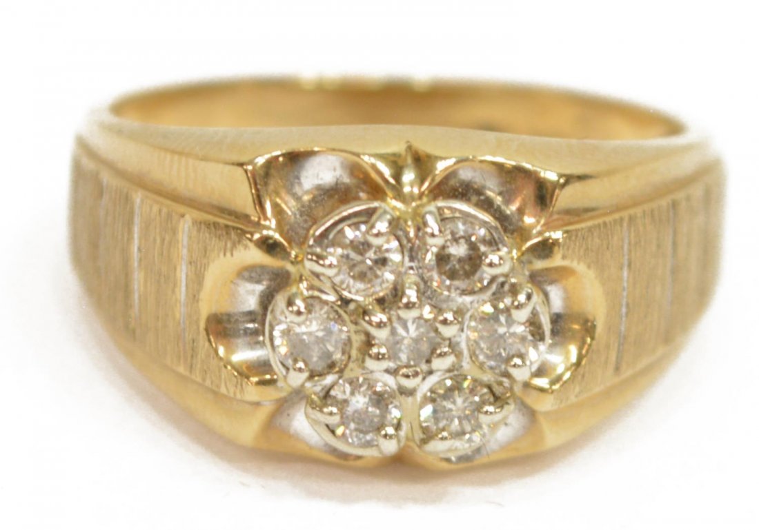 GENTS ESTATE 10KT YELLOW GOLD & DIAMOND RING (1 of 3)