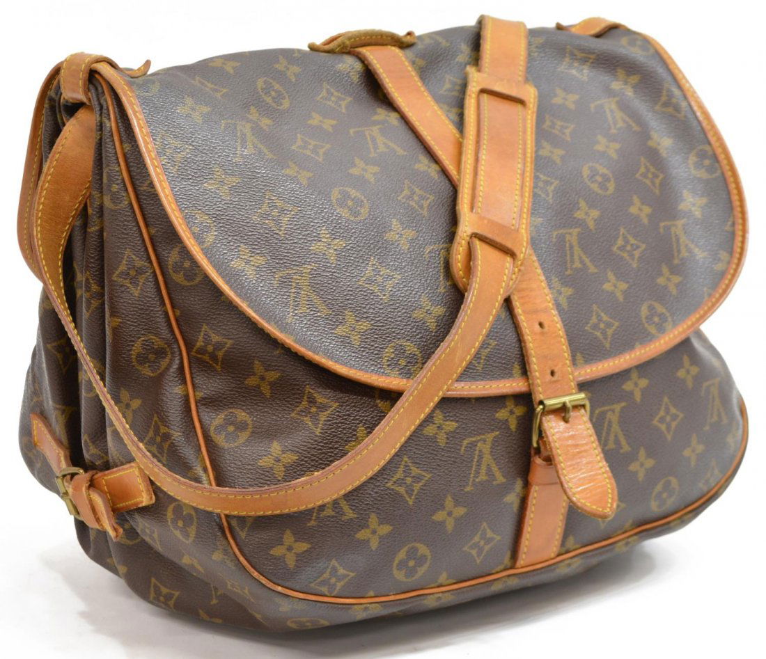 LOUIS VUITTON SAUMUR 30 MONOGRAM CANVAS MESSENGER (1 of 6)
