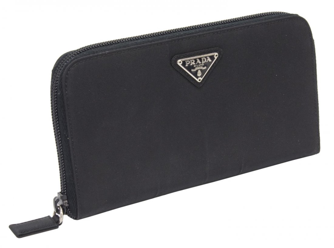 PRADA BLACK NYLON ZIPPERED WALLET (1 of 5)