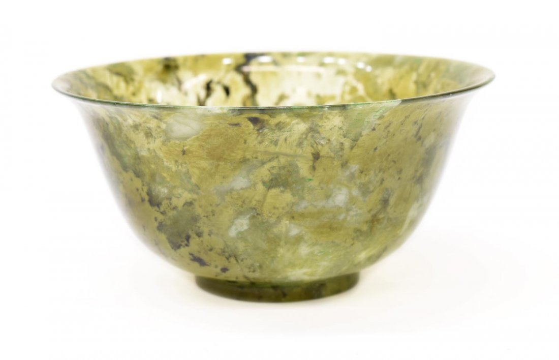 DELICATELY CARVED SMALL SPINACH JADE BOWL (1 of 3)