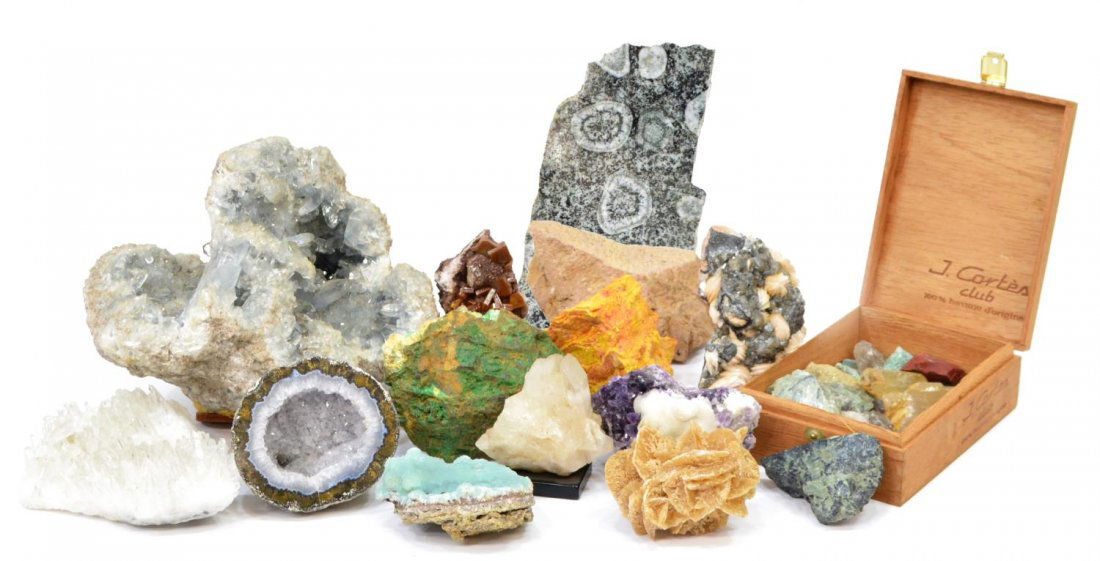 COLLECTION OF ASSORTED MINERALS (1 of 5)