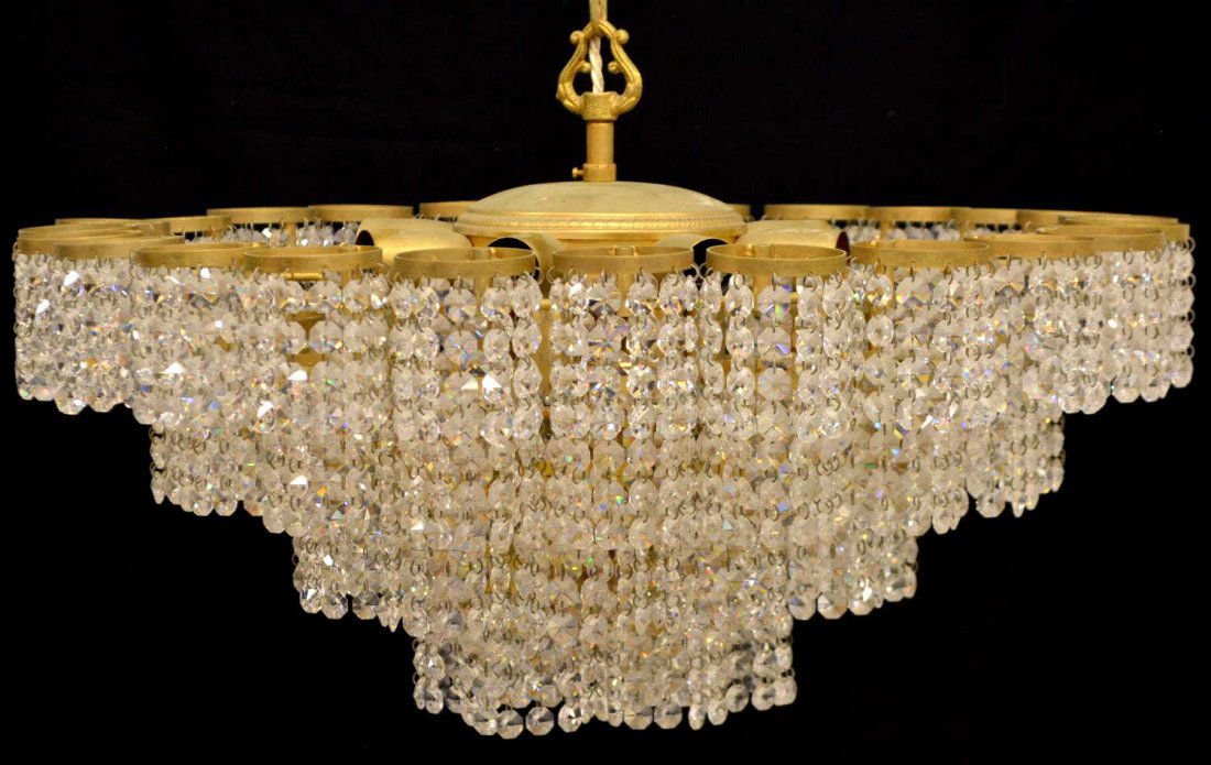 ITALIAN WEDDING CAKE STYLE CRYSTAL CHANDELIER (1 of 2)