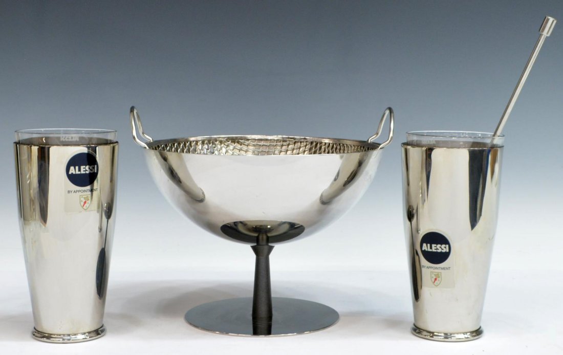 (4) ALESSI FRUIT BOWL / COLANDER & BOSTON SHAKERS: (lot of 4) Italian stainless steel serviceware, Alessi, including: (1) fruit bowl / colander, designed by Achille Castiglioni (1918-2002), accompanied by removable basket, 6.5"h, 9.75"diam; (2) "Bosto