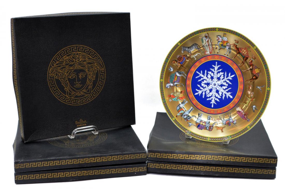 (5)VERSACE ROSENTHAL GILT PORCELAIN CABINET PLATES: (lot of 5) Versace for Rosenthal Studio-line heavily gilded porcelain cabinet plates, all "Cortege de Noel", 1998, each a limited edition, numbers include (1) 0650/15000, (1) 05059/15000, (1) 06713/15