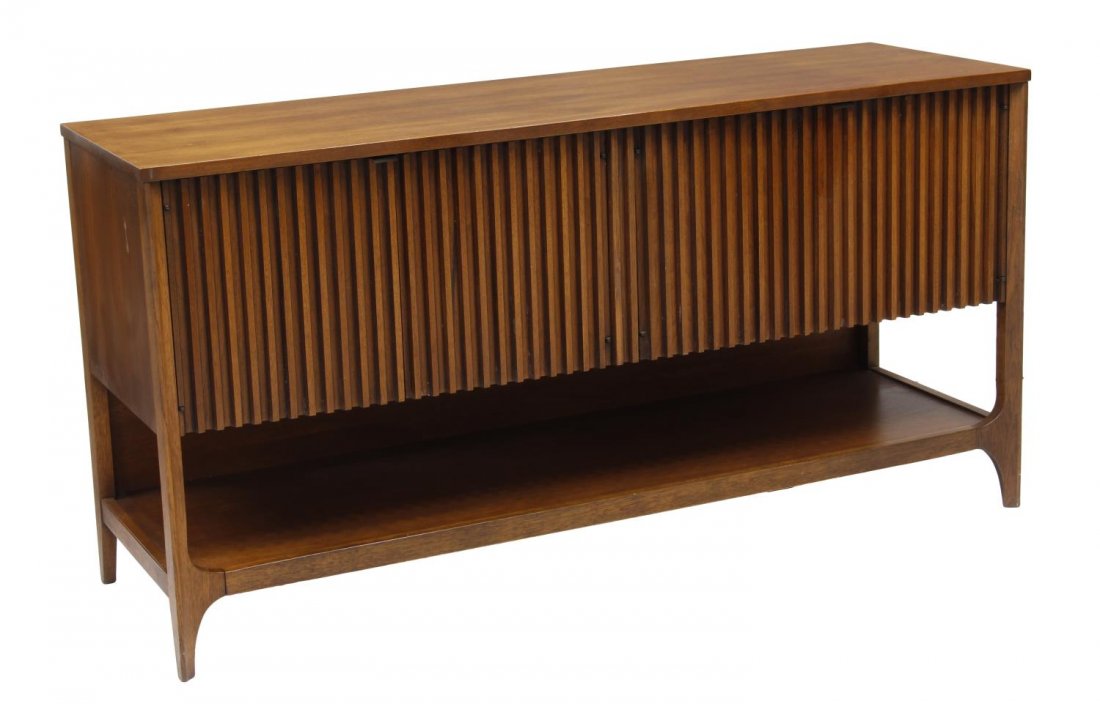 BROYHILL BRASILLA MID-CENTURY MODERN CREDENZA: Broyhill Premier mid-century modern credenza buffet, Brasilla Collection, 1960's, a rectangular form with vertical slats at the front concealing four doors, two opening to shelved storage, two opening