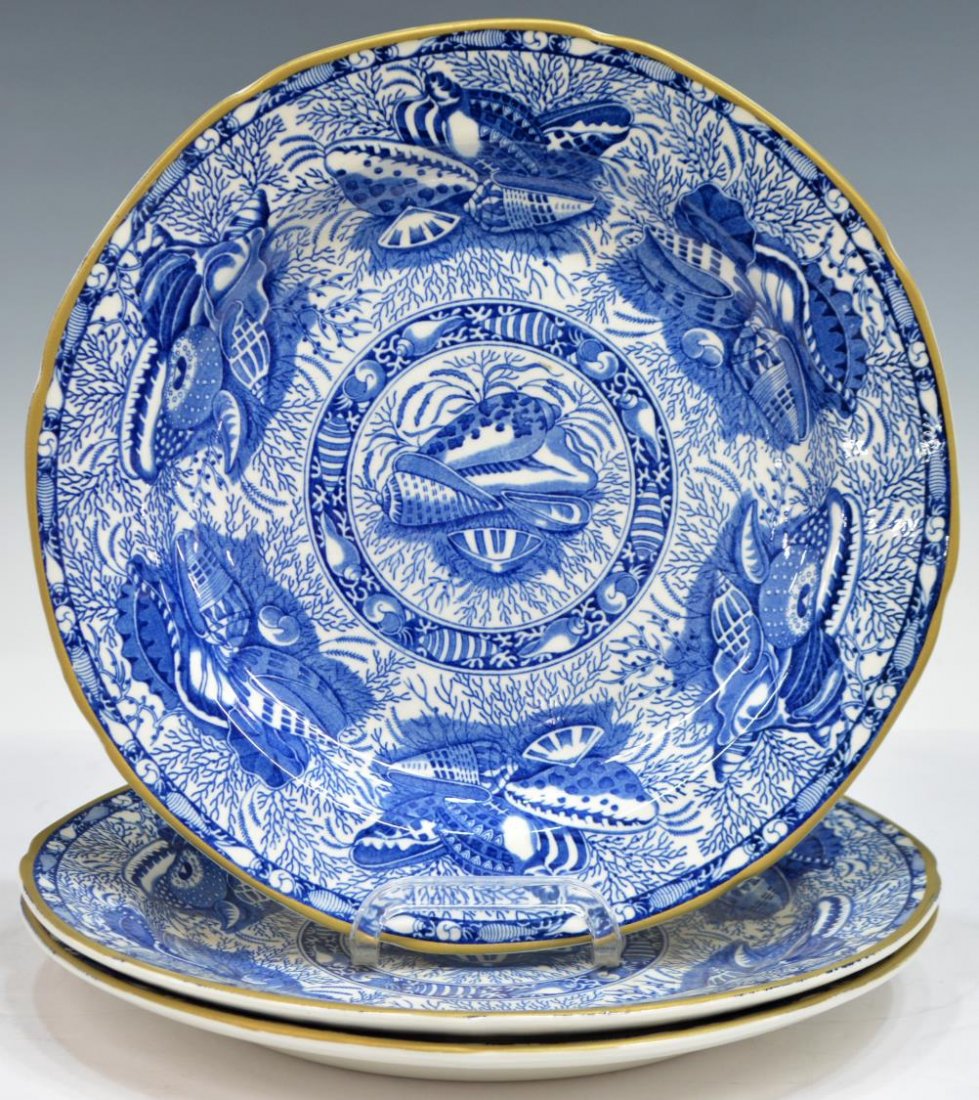 (3) MOTTAHEDEH TORQUAY BLUE & GOLD DINNER PLATES: (lot of 3) Mottahedeh porcelain dinner plates, â€œTorquayâ€ pattern, with gold rim, 10.5â€diam, 4lbs *Provenance: The estate of Ferris and Jeanette Nassour owners of the iconic store, "The C