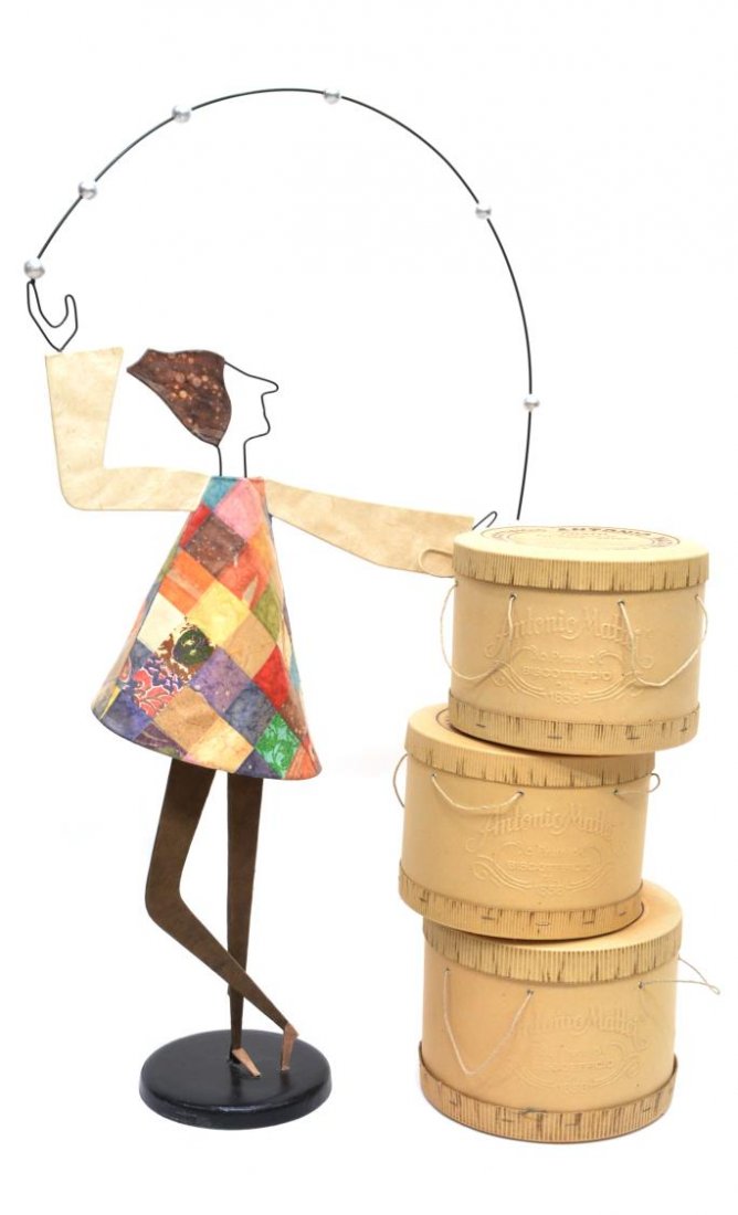 (4) FIGURAL WIRE & ART PAPER LAMP BY RANDY & BOXES: (lot of 4) Decorative items, comprising: (1) figural wire and paper single-light lamp, of a standing figure with arms raised, holding wire segmented with silver spheres, having a patchwork art shade d
