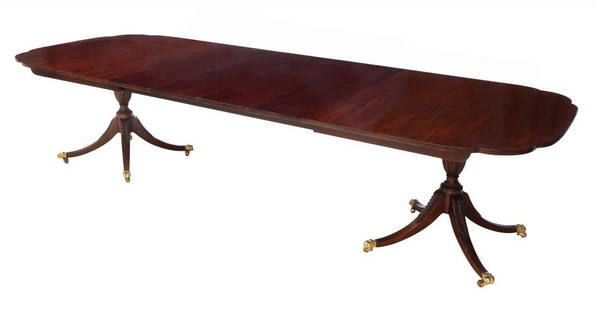 MAHOGANY DINING TABLE, KINDEL WINTERTHUR 4 LEAVES: Mahogany Duncan Phyfe style extension dining table from the Winterthur Collection, Kindel Furniture Company, the top with shaped corners over leaf storage revealed when top is open, four leaves allow