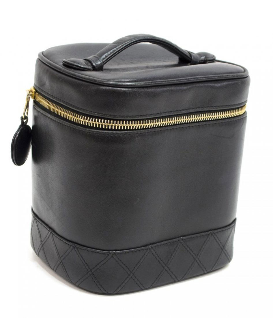 CHANEL BLACK LEATHER COSMETIC TRAVELING BAG (1 of 7)
