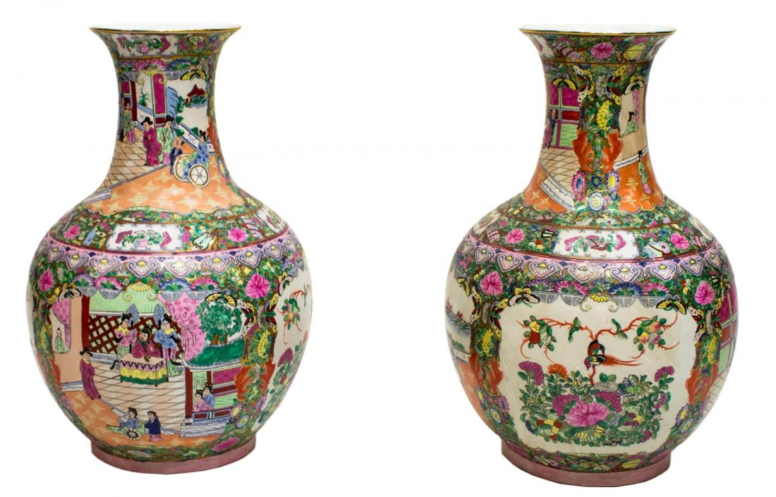 LARGE CHINESE ROSE MEDALLION PORCELAIN TEMPLE JAR (1 of 5)