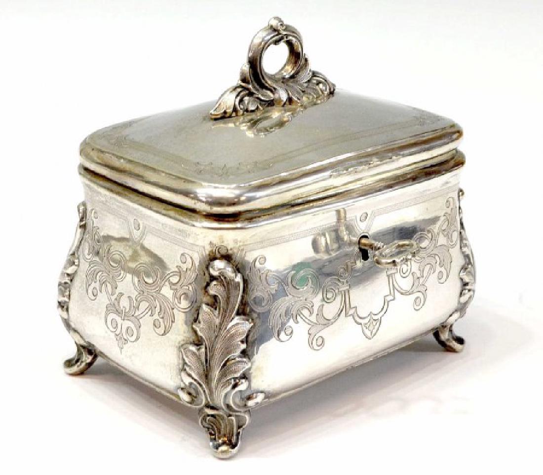 FINE CONTINENTAL 750 FOLIATE ENGRAVED SILVER CASK (1 of 5)