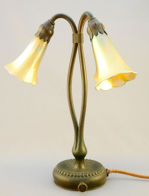Tiffany Studios New York Tulip Lamp 319 Bronze 3 Shade