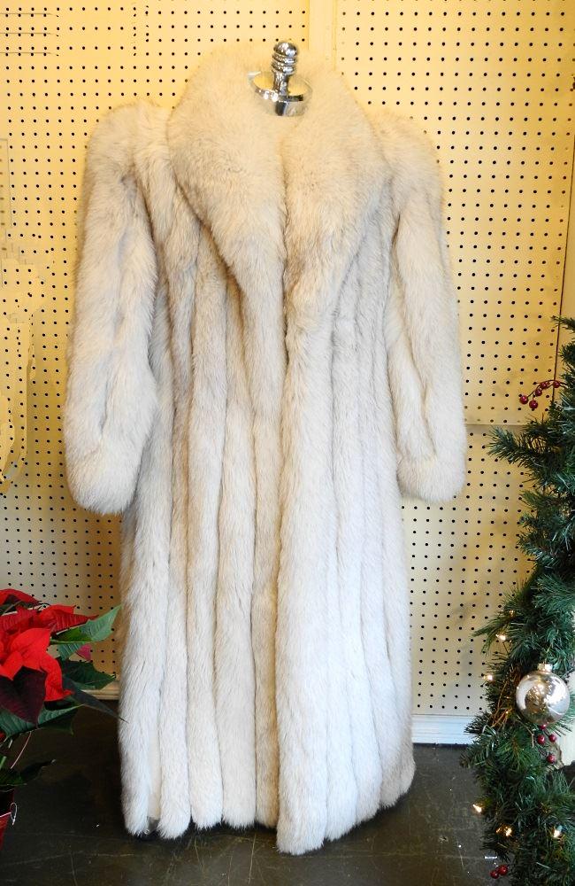 Full length white fox fur coat. (1 of 5)