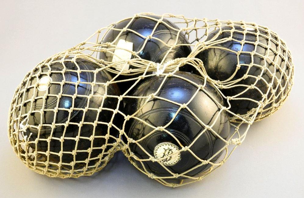 Set of 4 antique lawn bowls, no export. (1 of 1)