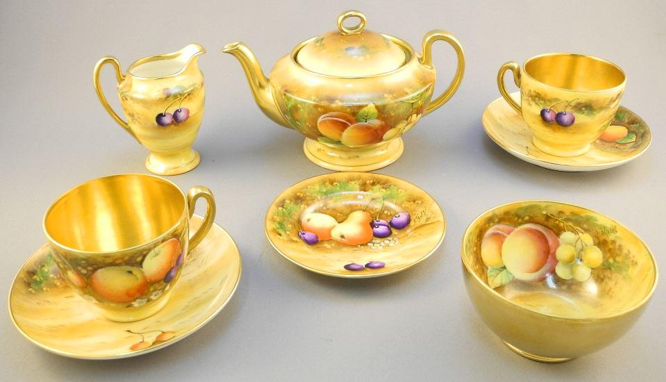 Aynsley orchard gold cabaret tea set. (1 of 5)