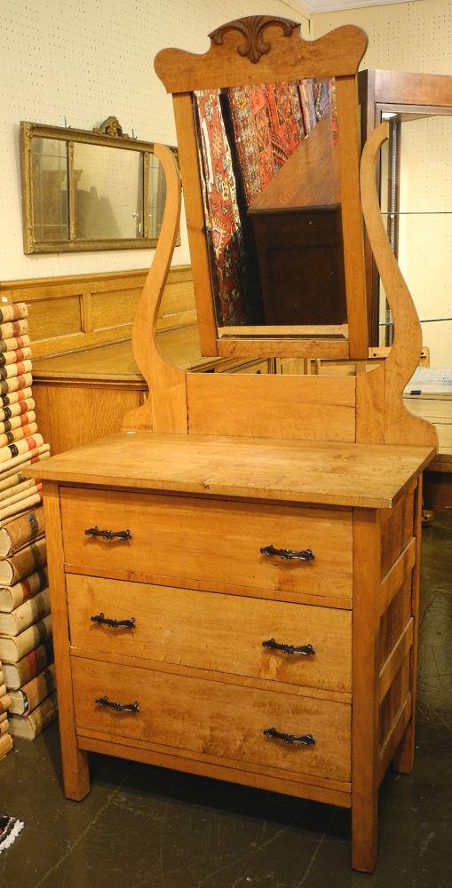 Maple dresser with mirror. (1 of 1)
