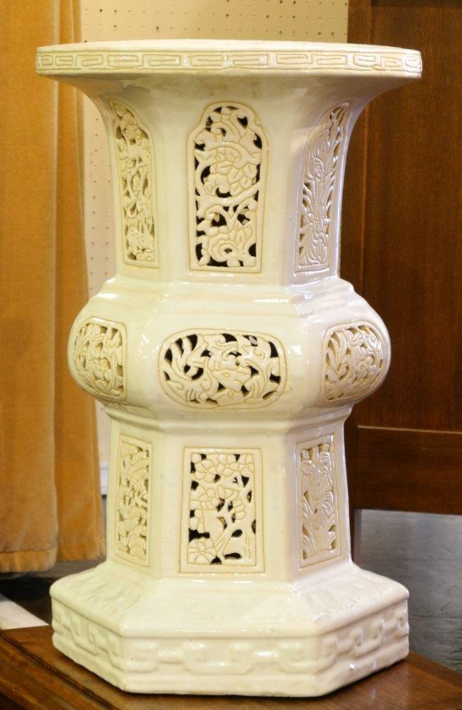 Glazed pottery garden pedestal.: Glazed pottery garden pedestal.