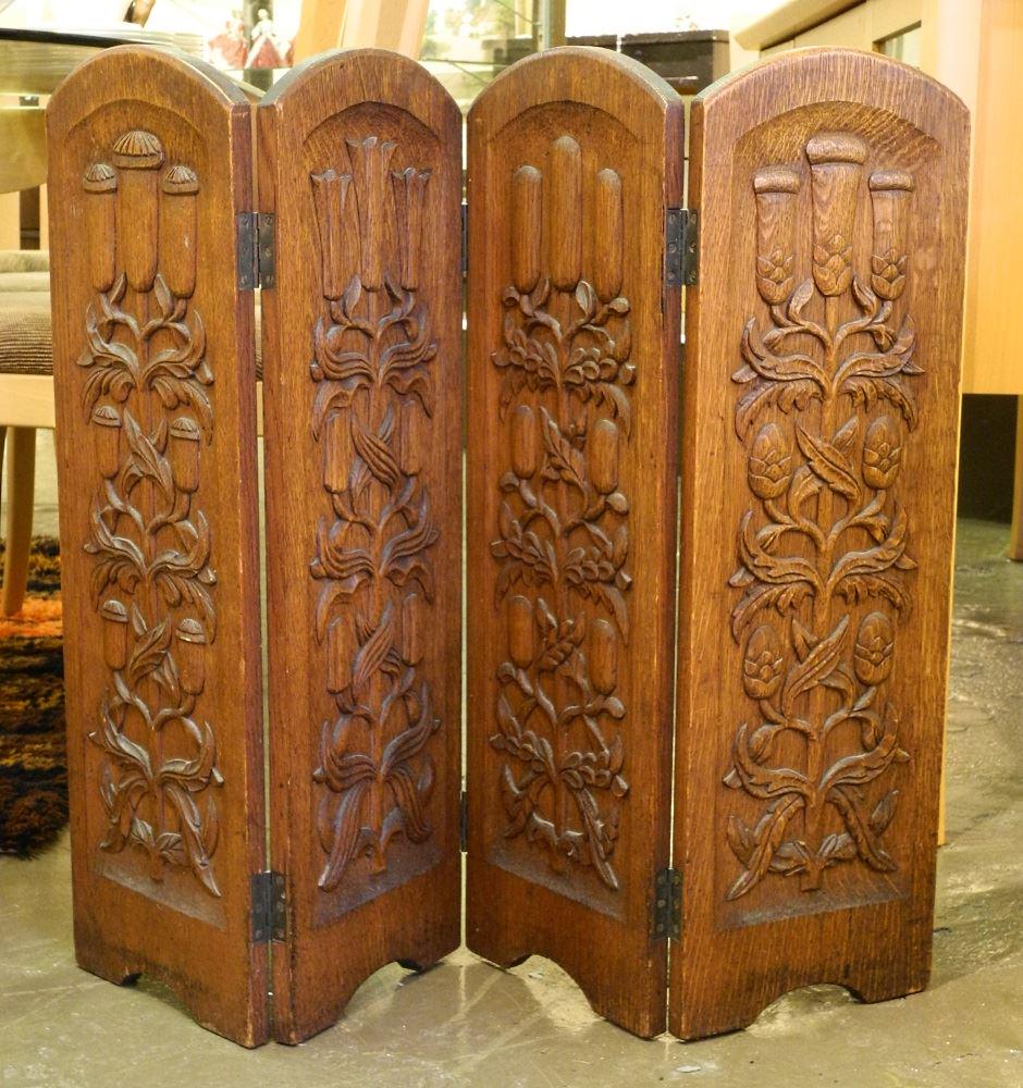 Oak folding draft screen, 28 1/4" high. (1 of 1)