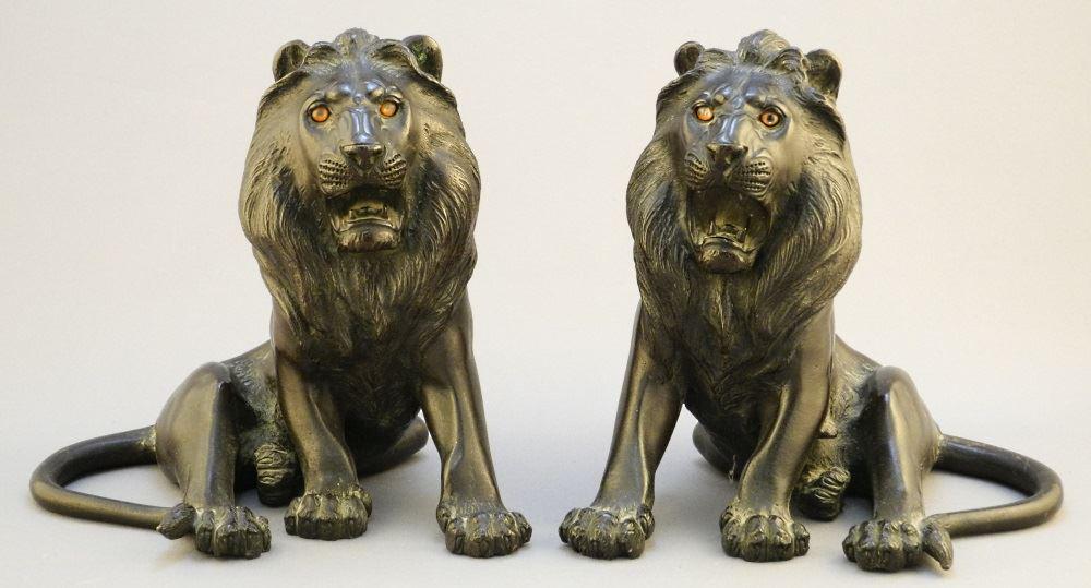 Pair of Japanese Meiji Bronze Lions, 5 1/2" high. (1 of 10)