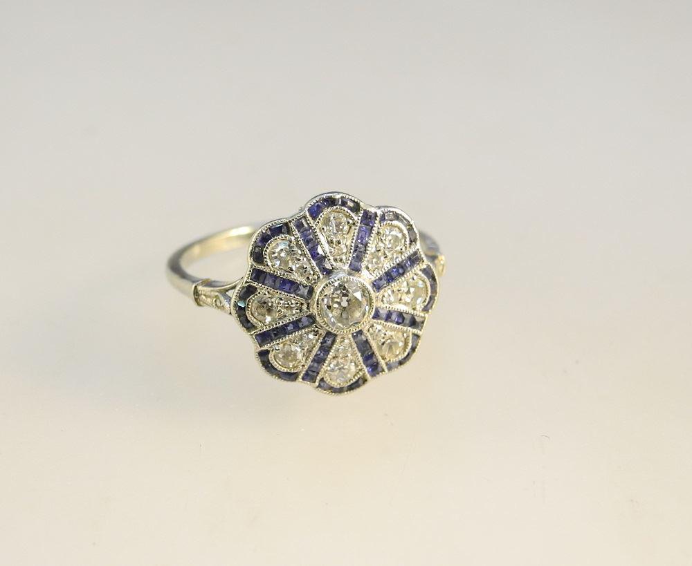 18K White Gold Vintage Sapphire & Diamond Ring. (1 of 4)