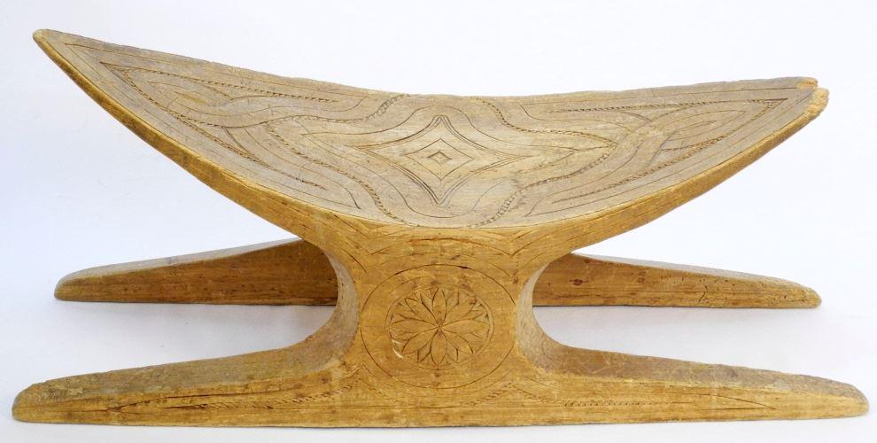 Carved softwood camel saddle. (1 of 4)