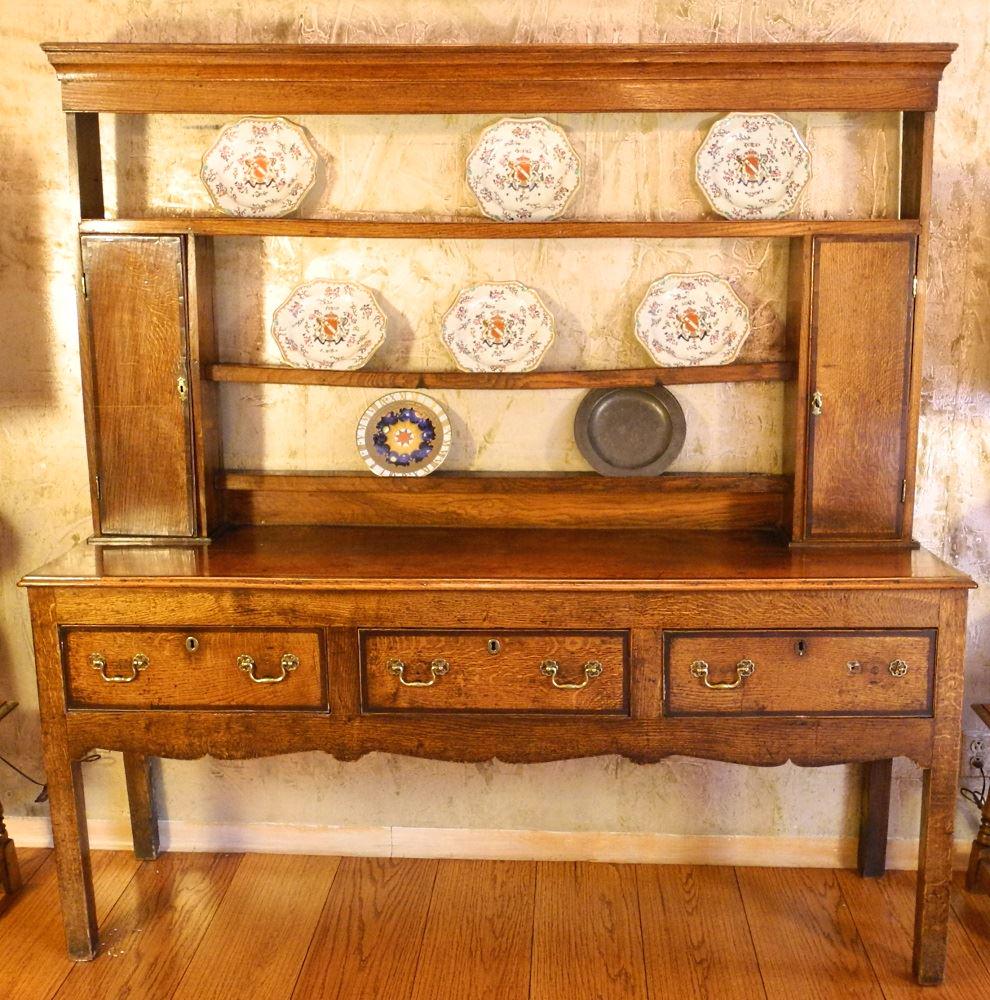 18th century Welsh oak dresser. (1 of 9)