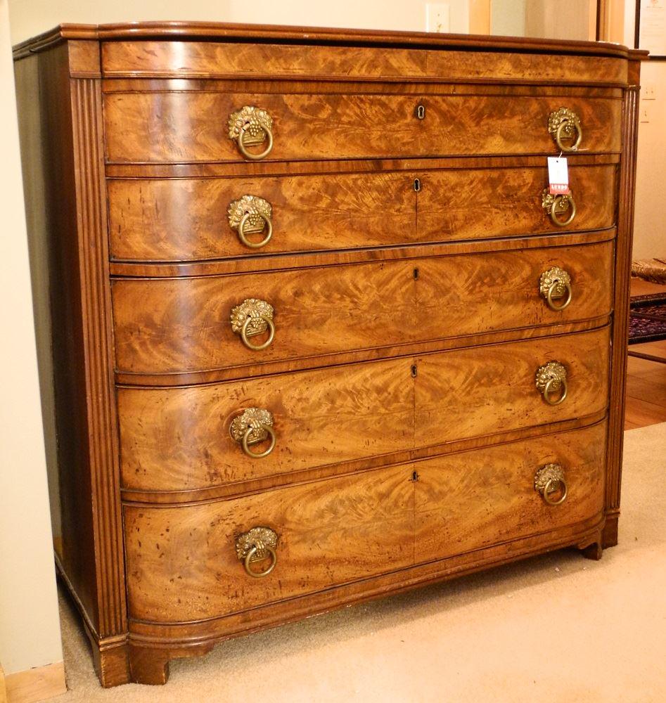 Georgian flamed mahogany six drawer Gentleman's chest (1 of 8)