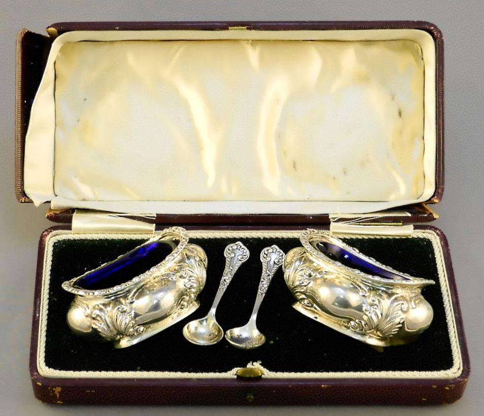 Pair of Hallmarked silver open salts with blue glass (1 of 12)