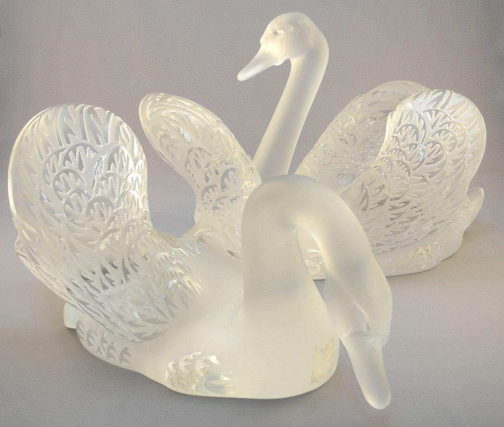 Pair of Lalique France crystal Swans, 15" and 12". (1 of 17)