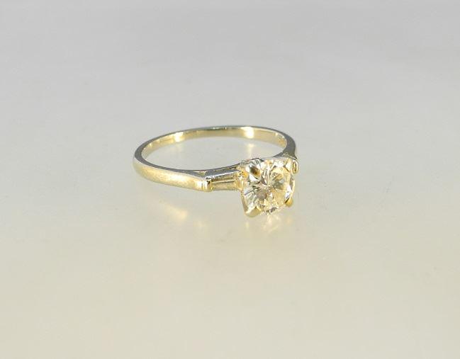 Birks 18K White Gold Solitaire Diamond Ring. (1 of 4)