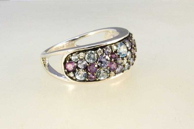 14K White Gold Ring set with Amethyst, Blur Topaz &: 14K White Gold Ring set with Amethyst, Blur Topaz & Tanzanite.