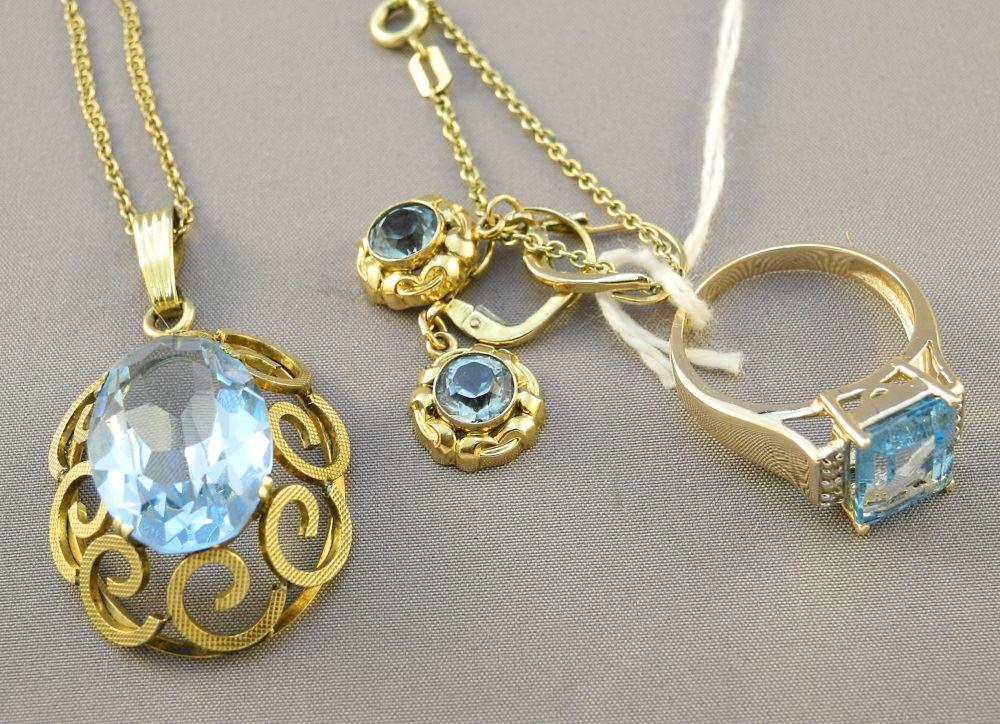 10K & Blue Topaz Ring, Earrings & Pendant. (1 of 1)