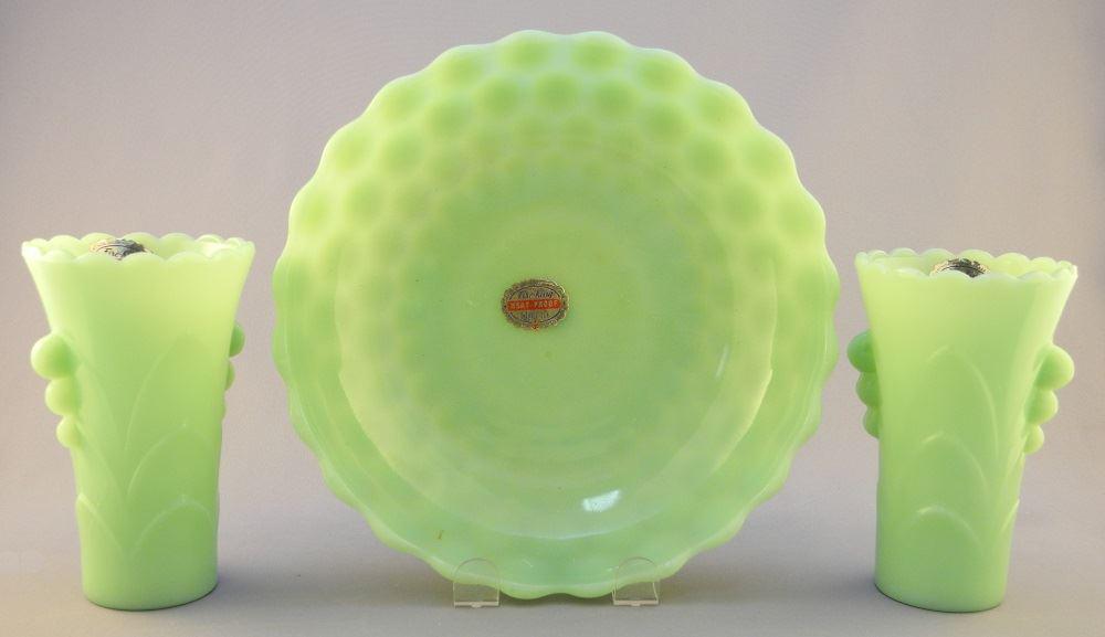 Fire King Jadeite Bowl & 2 Cups. (1 of 4)